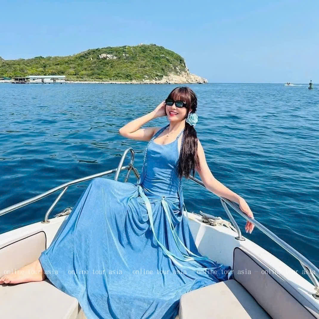 Tour Vịnh Vĩnh Hy Bãi Cóc - Top 1 Địa Điểm Đẹp Nhất Mà Bạn Không Thể Bỏ Lỡ