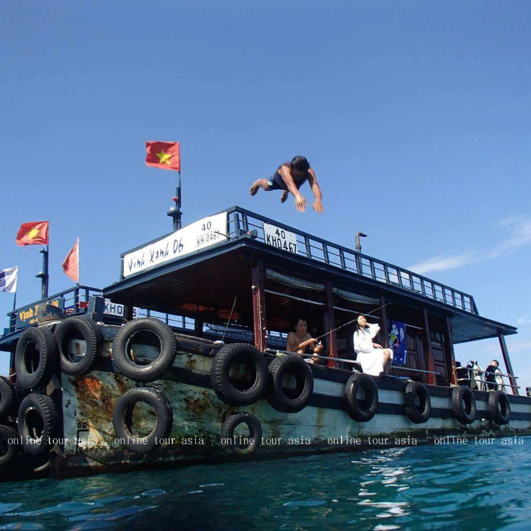 Tour Câu Cá Nha Trang Bằng Tàu Gỗ - Ảnh 4