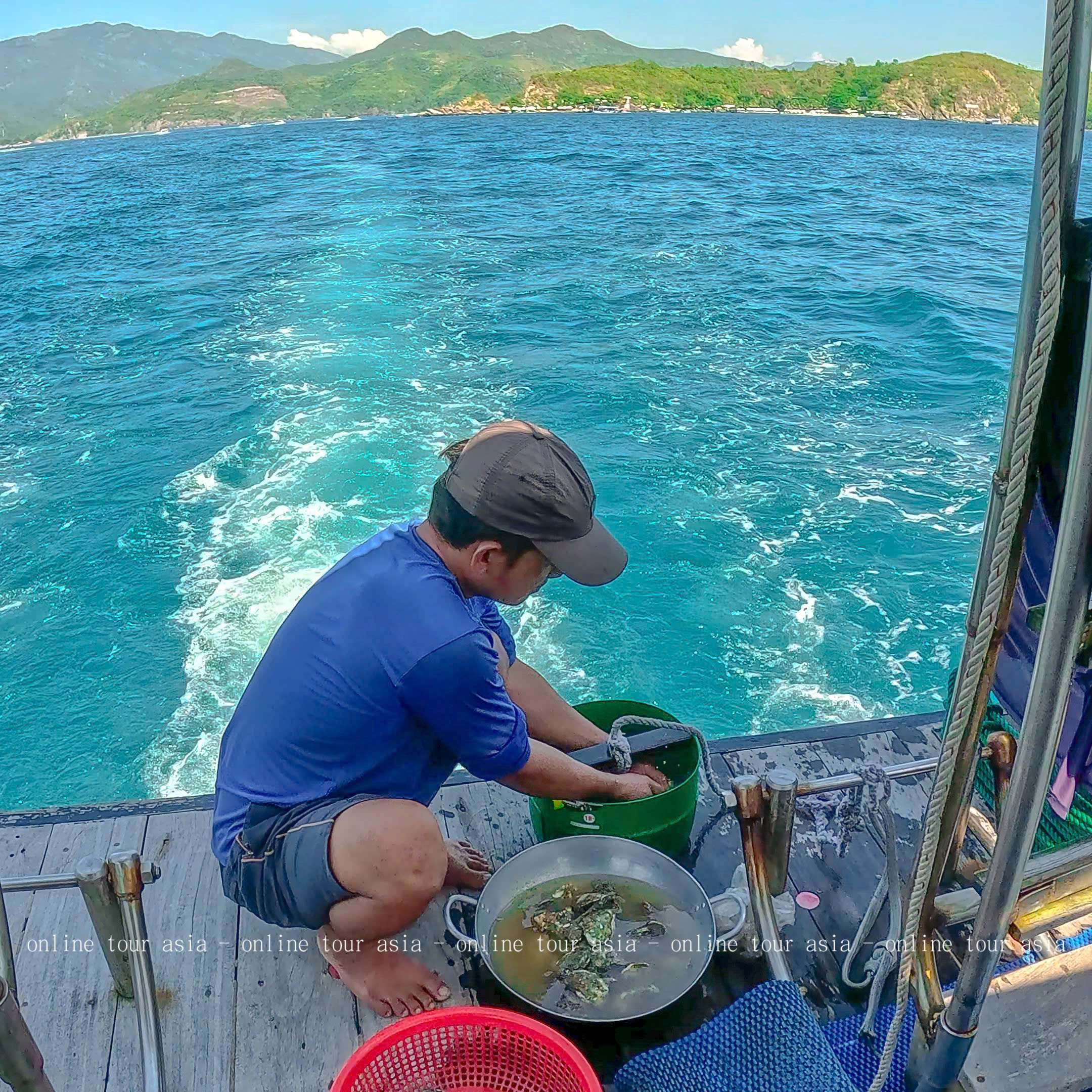 Tour Câu Cá, Bắt Nhum BBQ Tàu Gỗ Nha Trang VIP - Ảnh 11