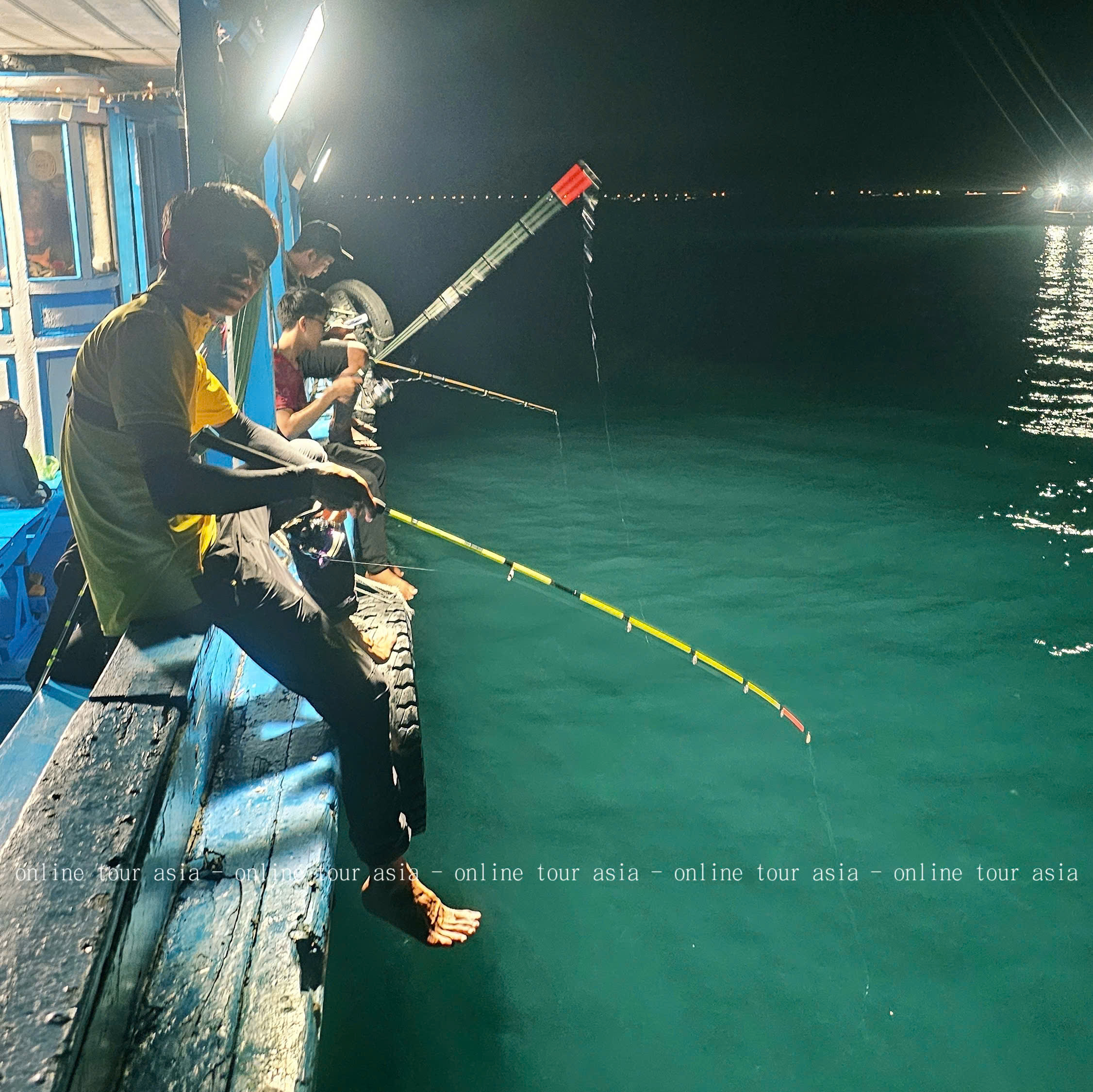 Tour Câu Mực Đêm Nha Trang Trọn Gói - Ảnh 15