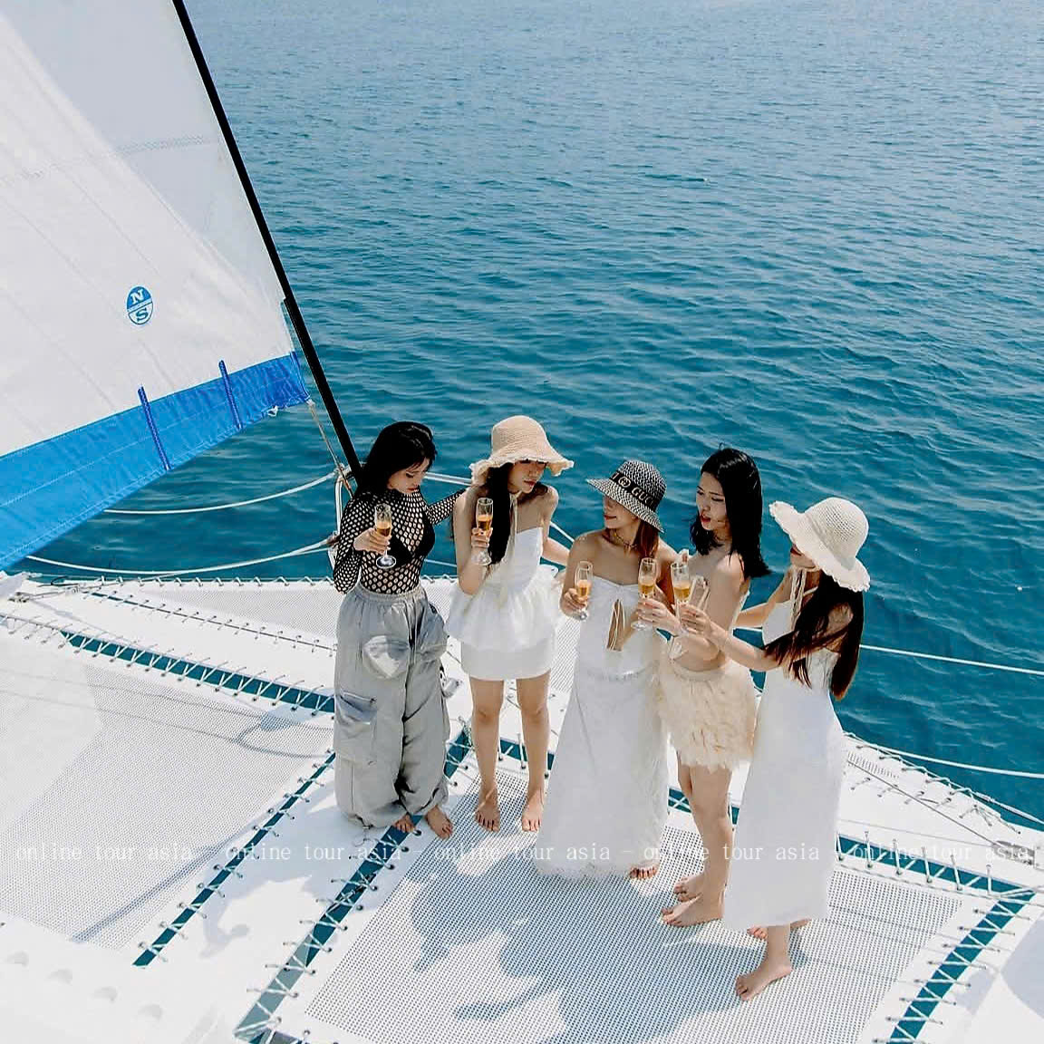 Tour Du Thuyền Buồm Câu Cá Bơi Lội BBQ Trên Vịnh Nha Trang - Ảnh 7