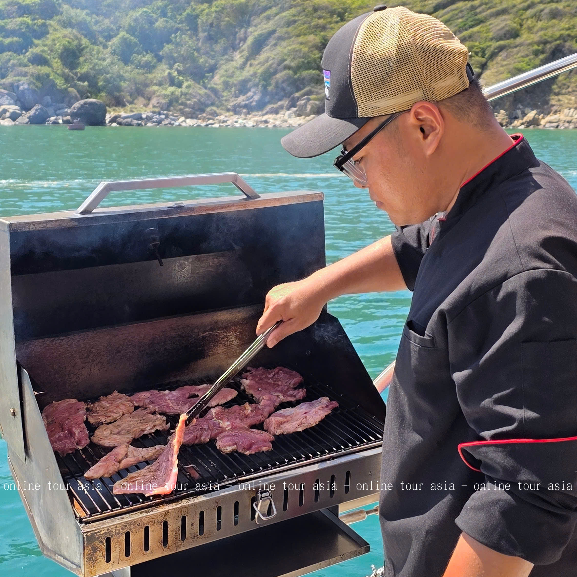 Tour Du Thuyền Buồm Câu Cá Bơi Lội BBQ Trên Vịnh Nha Trang - Ảnh 9