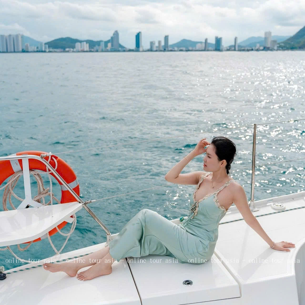 Tour Du Thuyền Buồm Câu Cá Bơi Lội BBQ Trên Vịnh Nha Trang - Ảnh 3