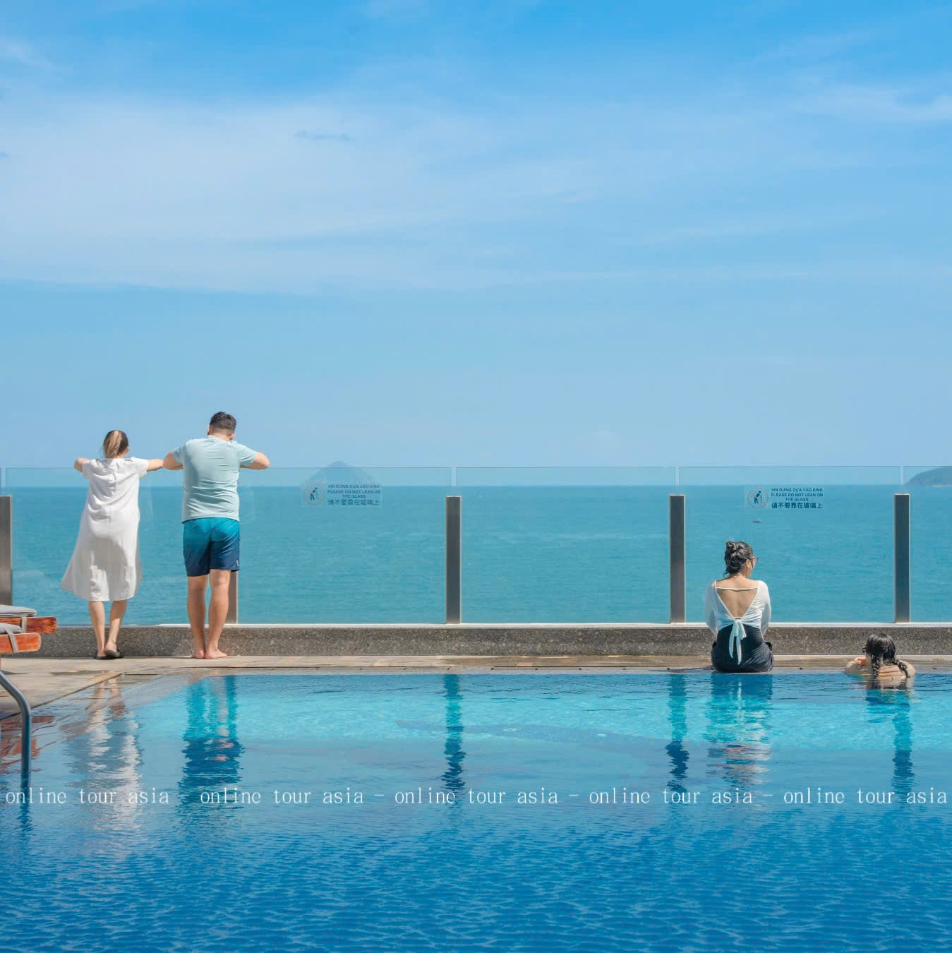 Hồ bơi tại Khách Sạn Havana Nha Trang