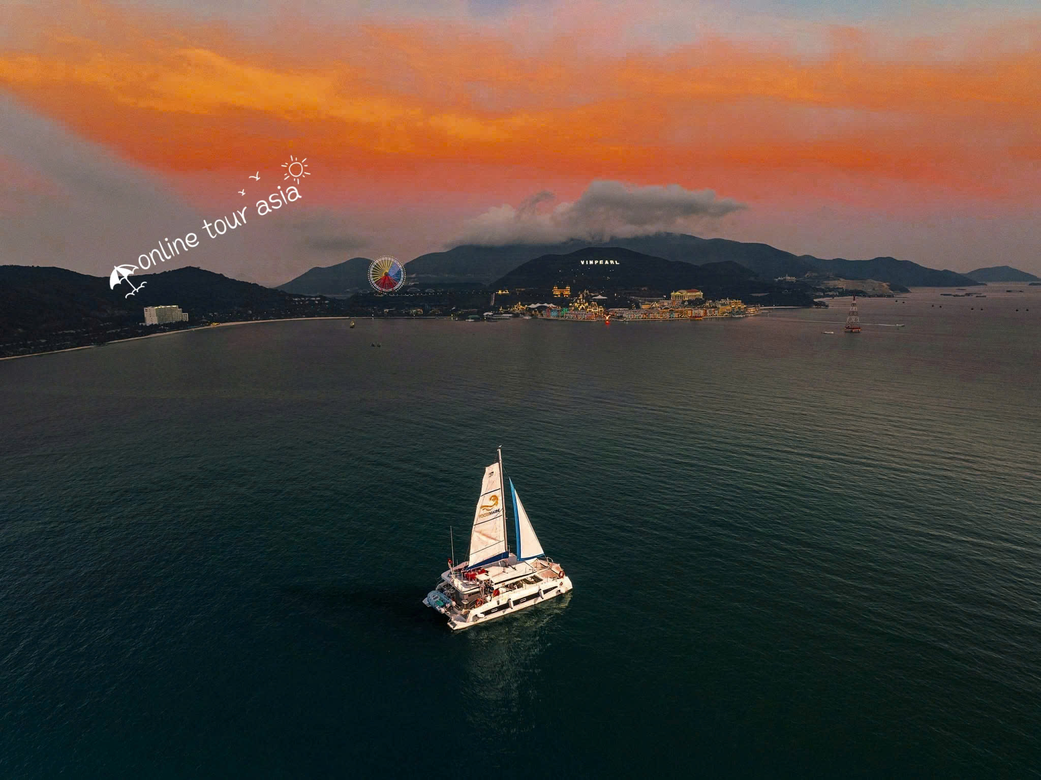 Trải nghiệm ngắm hoàng hôn trên du thuyền khi đi du lịch Phú Quốc